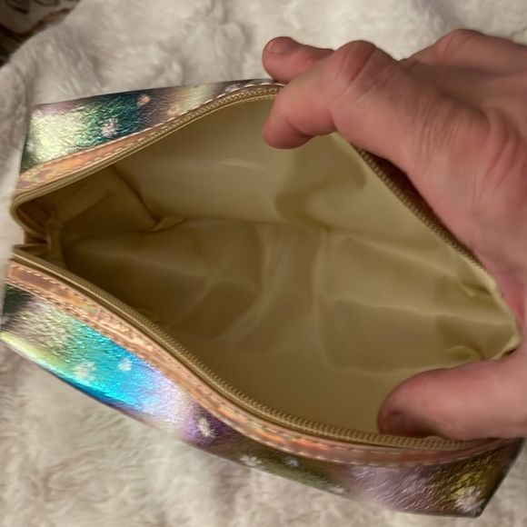 10”W x 4.5” L x 3.5” Deep Fadivo New York Cosmetic Bags w/Strap nwt - Picture 4 of 7